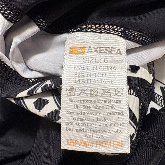 AXESEA Black Rash Guard with White Patterns - Picture 8 of 8